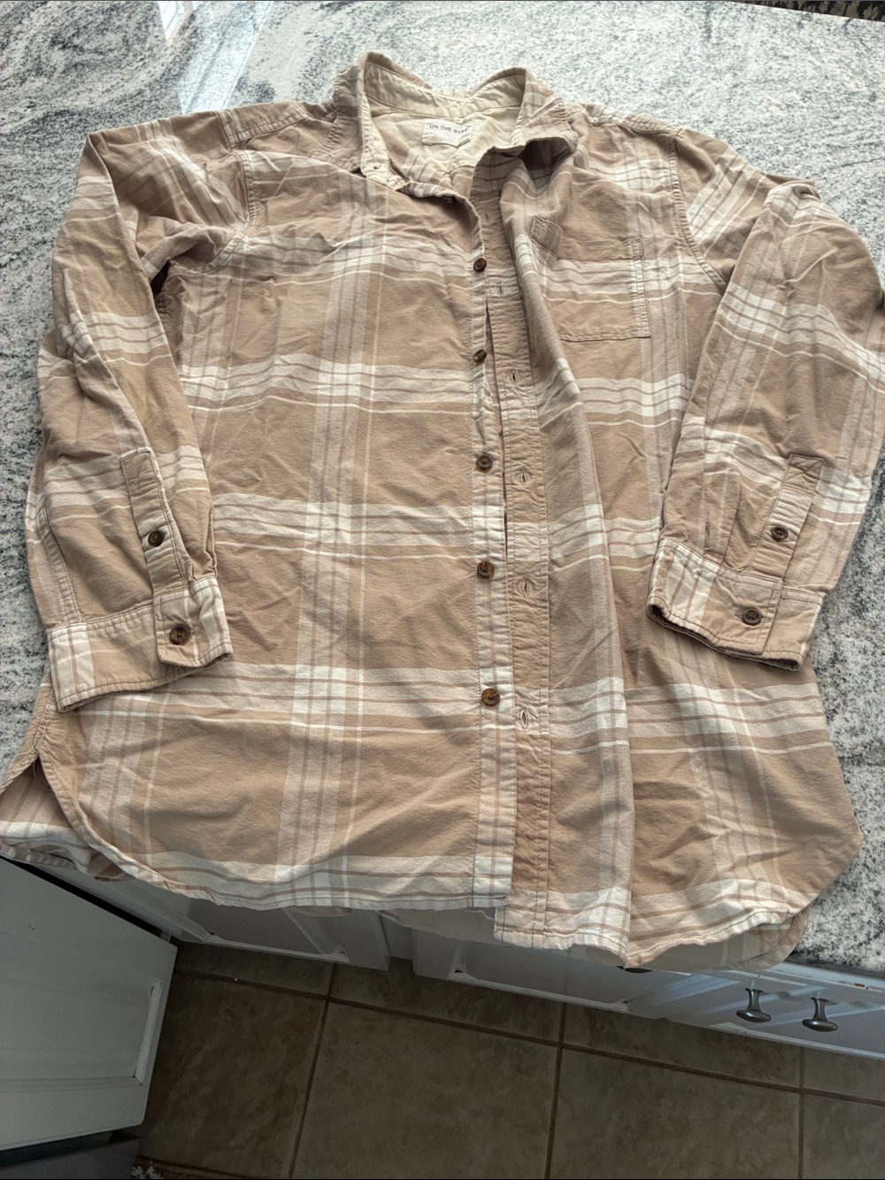 Plaid Button-Up Shirt l XL